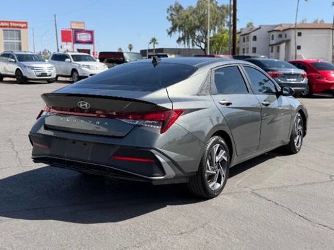 Used 2025 Hyundai Elantra Sport FWD image 3
