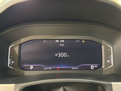 Used 2022 Volkswagen Atlas Cross Sport SE FWD image 16