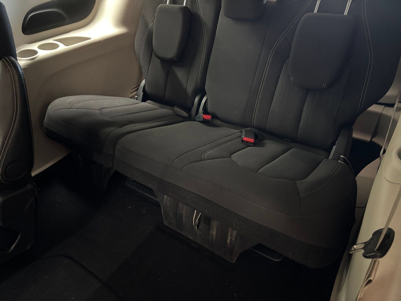 Used 2024 Chrysler Voyager LX FWD image 30