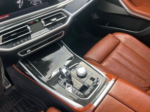 Used 2020 BMW X7 M50i w/ Dynamic Handling Package image 32