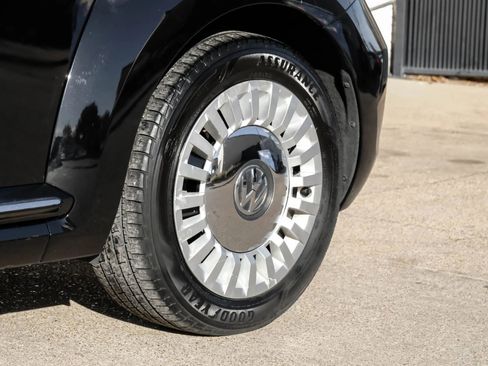 Used 2014 Volkswagen Beetle 1.8T image 40