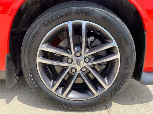 Used 2019 Dodge Challenger GT w/ Driver Convenience Group image 10