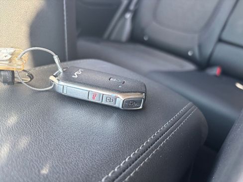 Used 2025 Kia Seltos S image 22