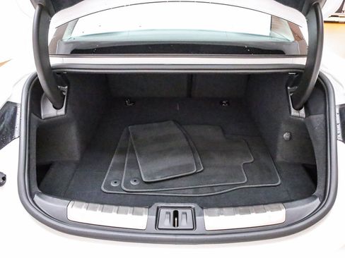 Used 2025 Porsche Taycan image 29