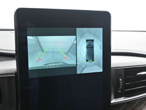 Used 2022 Ford Explorer Platinum w/ Equipment Group 601A image 21