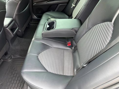 Used 2022 Toyota Camry SE FWD image 12