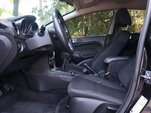 Used 2014 Ford Fiesta SE w/ Exterior Protection Package FWD image 27