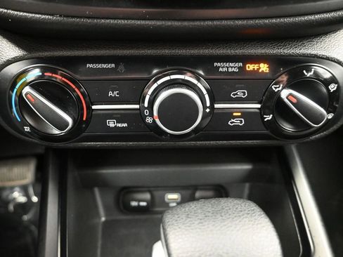 Certified 2025 Kia Soul LX w/ LX Technology Package image 20