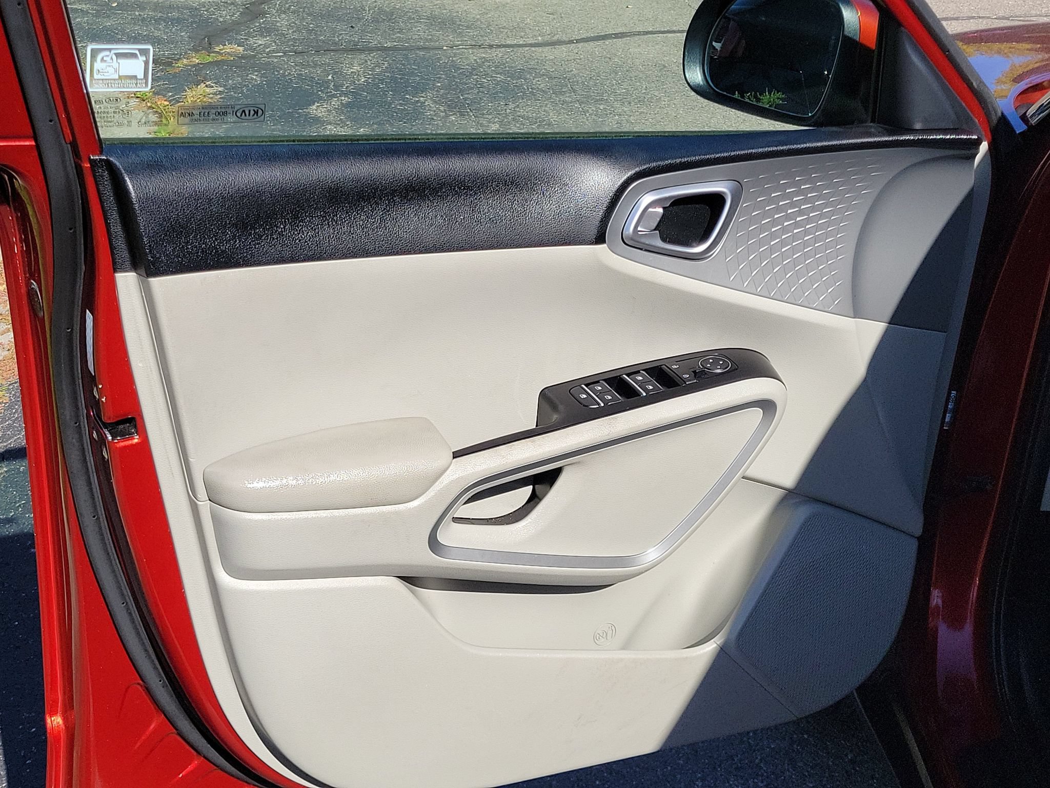 Used 2020 Kia Soul LX FWD image 8