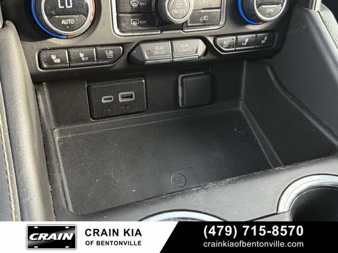 Used 2023 Chevrolet Suburban Premier image 19