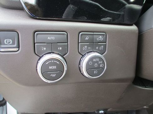 New 2026 GMC Sierra 1500 SLT w/ SLT Premium Package AWD/4WD image 14