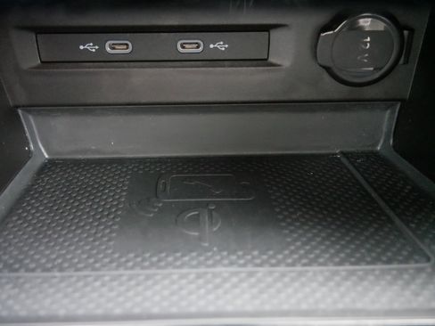 Certified 2023 Volkswagen Taos SE w/ Panoramic Sunroof Package image 30