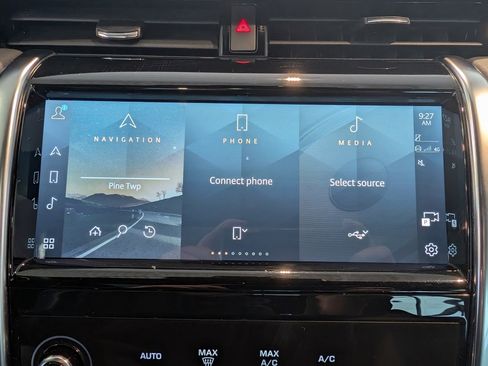 Used 2021 Land Rover Discovery Sport S image 19