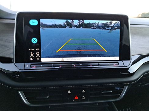 Certified 2024 Volkswagen Atlas SE image 23