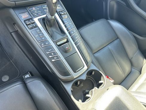 Used 2021 Porsche Macan S image 36