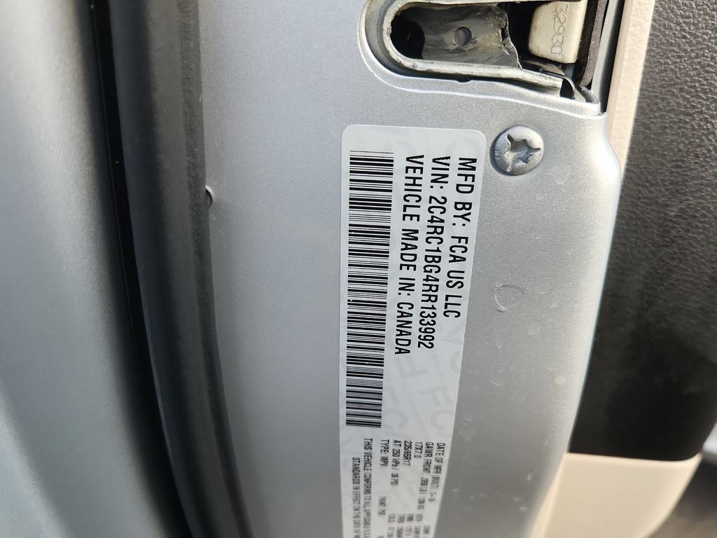 Used 2024 Chrysler Pacifica Touring-L FWD image 18