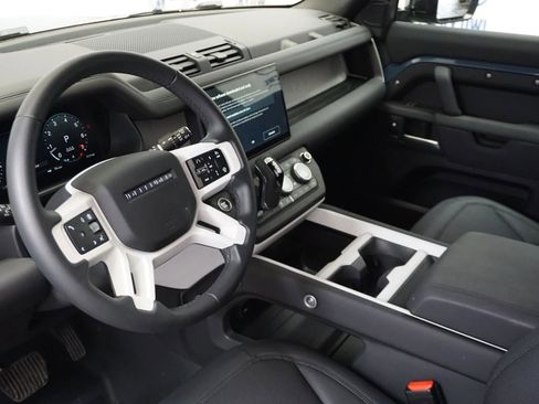 Used 2025 Land Rover Defender 110 S image 10