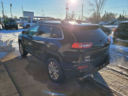 Used 2016 Jeep Cherokee Overland w/ Technology Group image 12