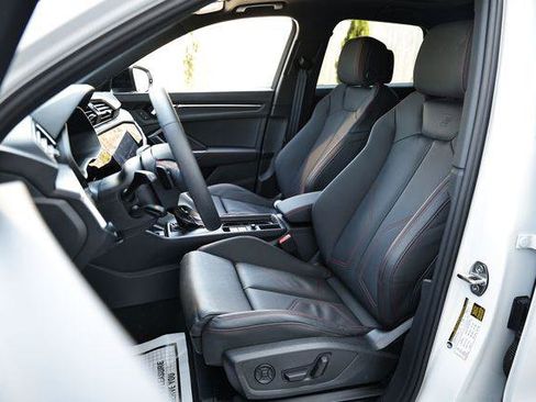 Certified 2025 Audi Q3 2.0T Premium Plus image 21