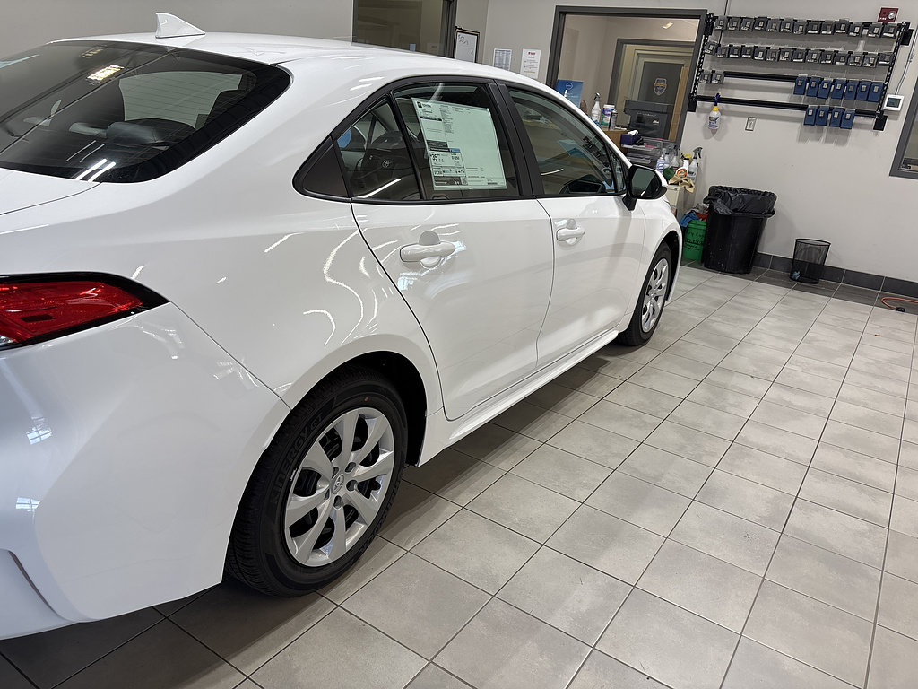 New 2027 Toyota Corolla LE FWD image 4