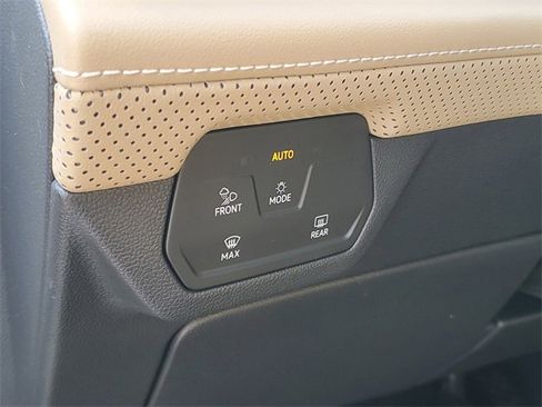 New 2026 Volkswagen Atlas Cross Sport SE image 21