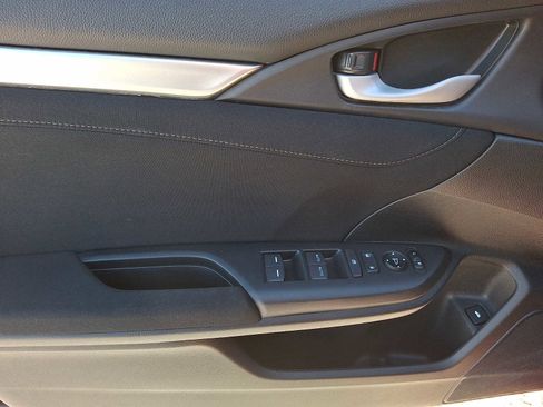 Used 2019 Honda Civic EX image 9