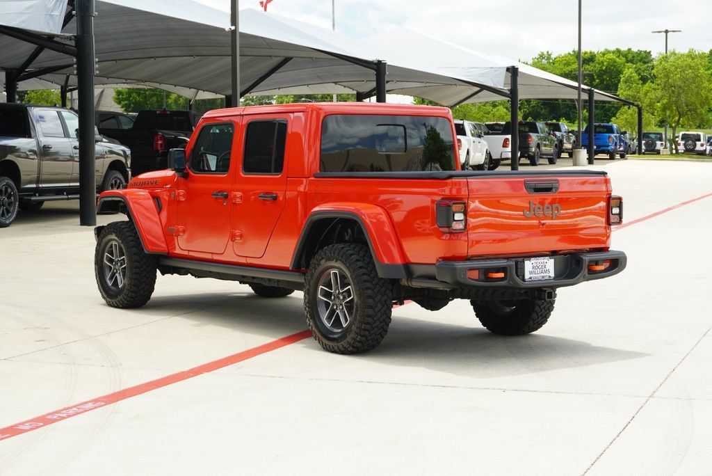 Used 2024 Jeep Gladiator Mojave AWD/4WD image 3