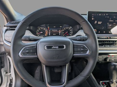 Used 2024 Jeep Compass Latitude AWD/4WD image 22
