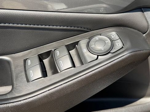 Used 2023 Chevrolet Traverse LT AWD/4WD image 8