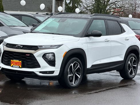 Used 2021 Chevrolet TrailBlazer RS w/ Sun and Liftgate Package image 8