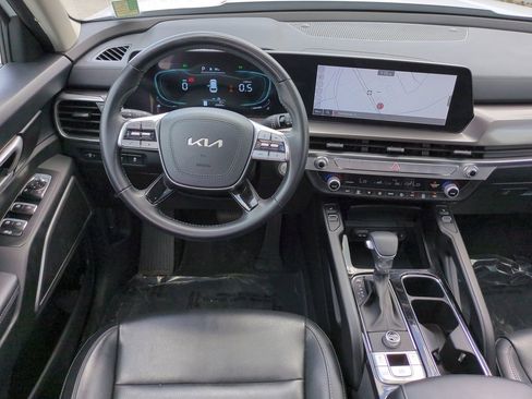 Certified 2025 Kia Telluride S FWD image 15