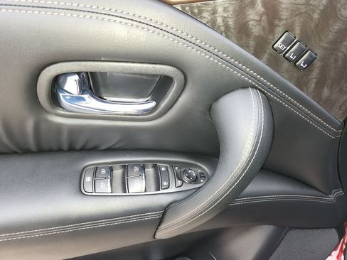 Certified 2024 Nissan Armada Platinum w/ Captain's Chairs Package image 32