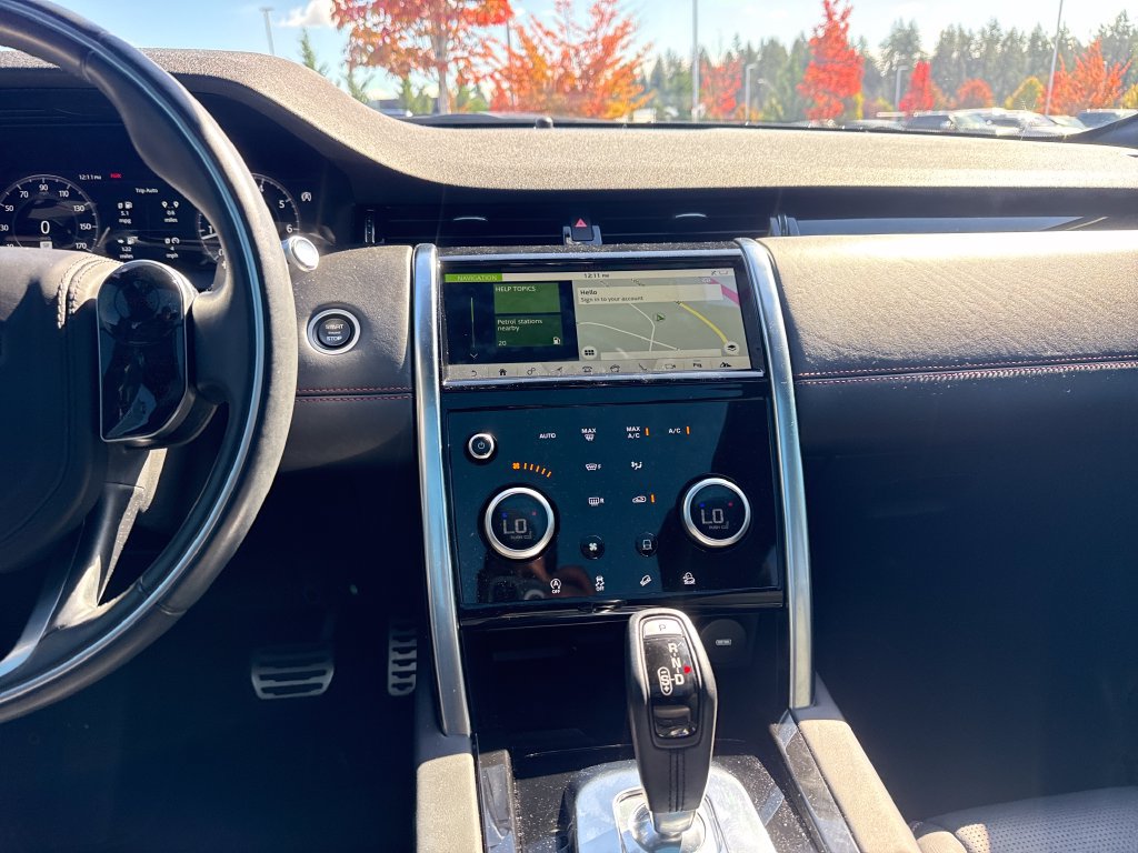 Used 2020 Land Rover Discovery Sport HSE R-Dynamic AWD/4WD image 21