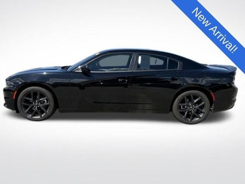 Used 2022 Dodge Charger SXT w/ Blacktop Package RWD image 4