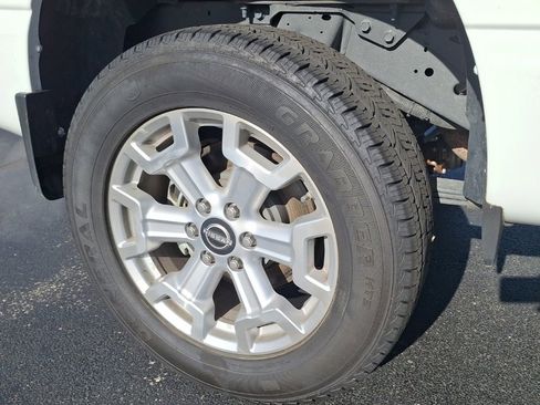 Used 2024 Nissan Titan SV w/ SV Convenience Package image 22