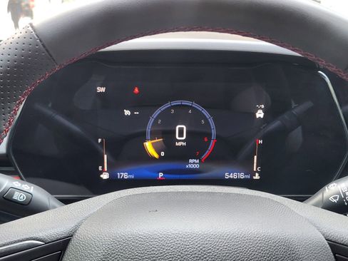 Used 2024 Chevrolet Trax RS FWD image 17