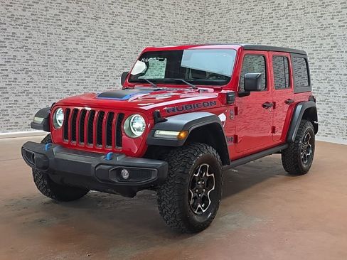 Used 2022 Jeep Wrangler Unlimited Rubicon 4xe w/ Cold Weather Group AWD/4WD image 3