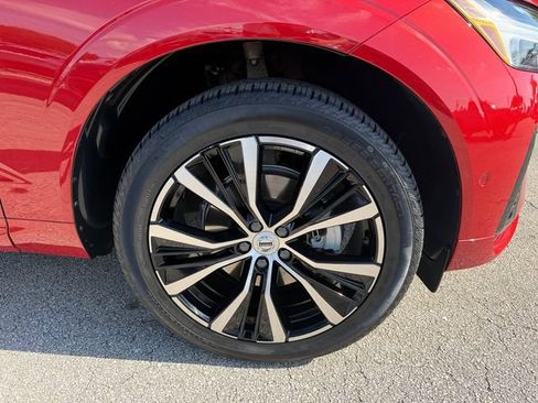 Certified 2024 Volvo XC60 B5 Plus AWD/4WD image 19