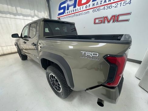 Used 2026 Toyota Tacoma TRD Off-Road AWD/4WD image 7