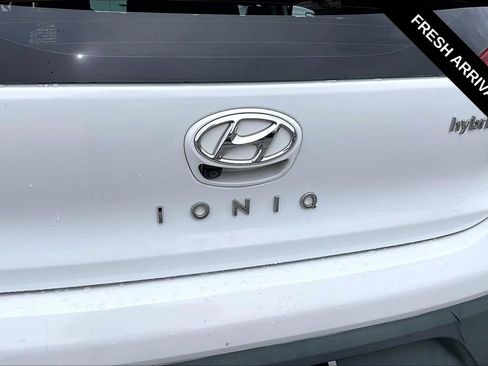 Used 2020 Hyundai Ioniq SE FWD image 23