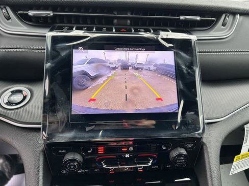 New 2025 Jeep Grand Cherokee 4WD image 13