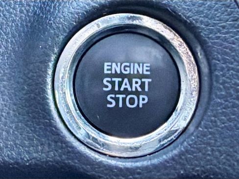 Used 2022 Toyota RAV4 XLE image 39