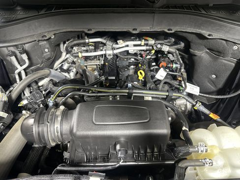 Certified 2021 Ford Explorer XLT w/ Equipment Group 202A image 27