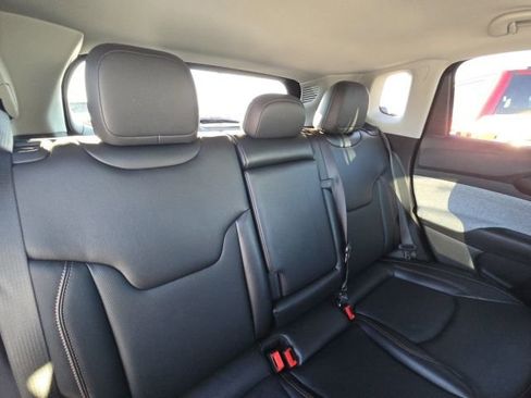 Used 2022 Jeep Compass Latitude image 16