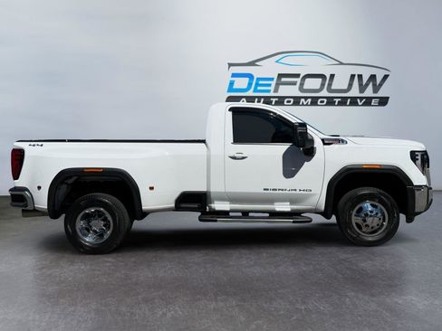 Used 2024 GMC Sierra 3500 SLE w/ SLE Convenience Package AWD/4WD image 2