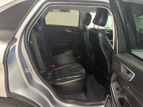 Used 2024 Ford Edge Titanium image 17