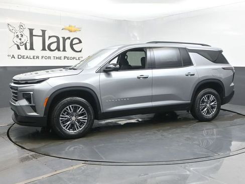 New 2026 Chevrolet Traverse LT w/ LPO, Floor Liner Package FWD image 11