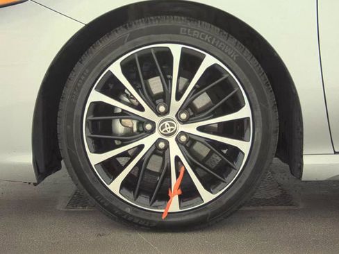 Used 2020 Toyota Camry SE FWD image 15