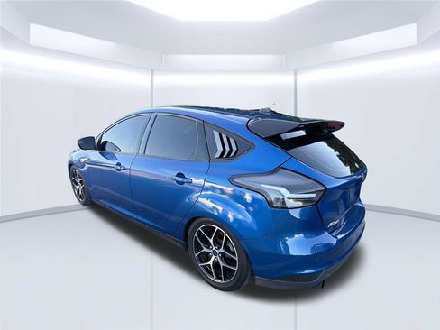 Used 2018 Ford Focus SEL FWD image 31