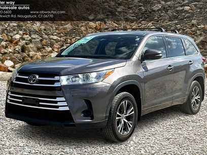 Used 2017 Toyota Highlander LE